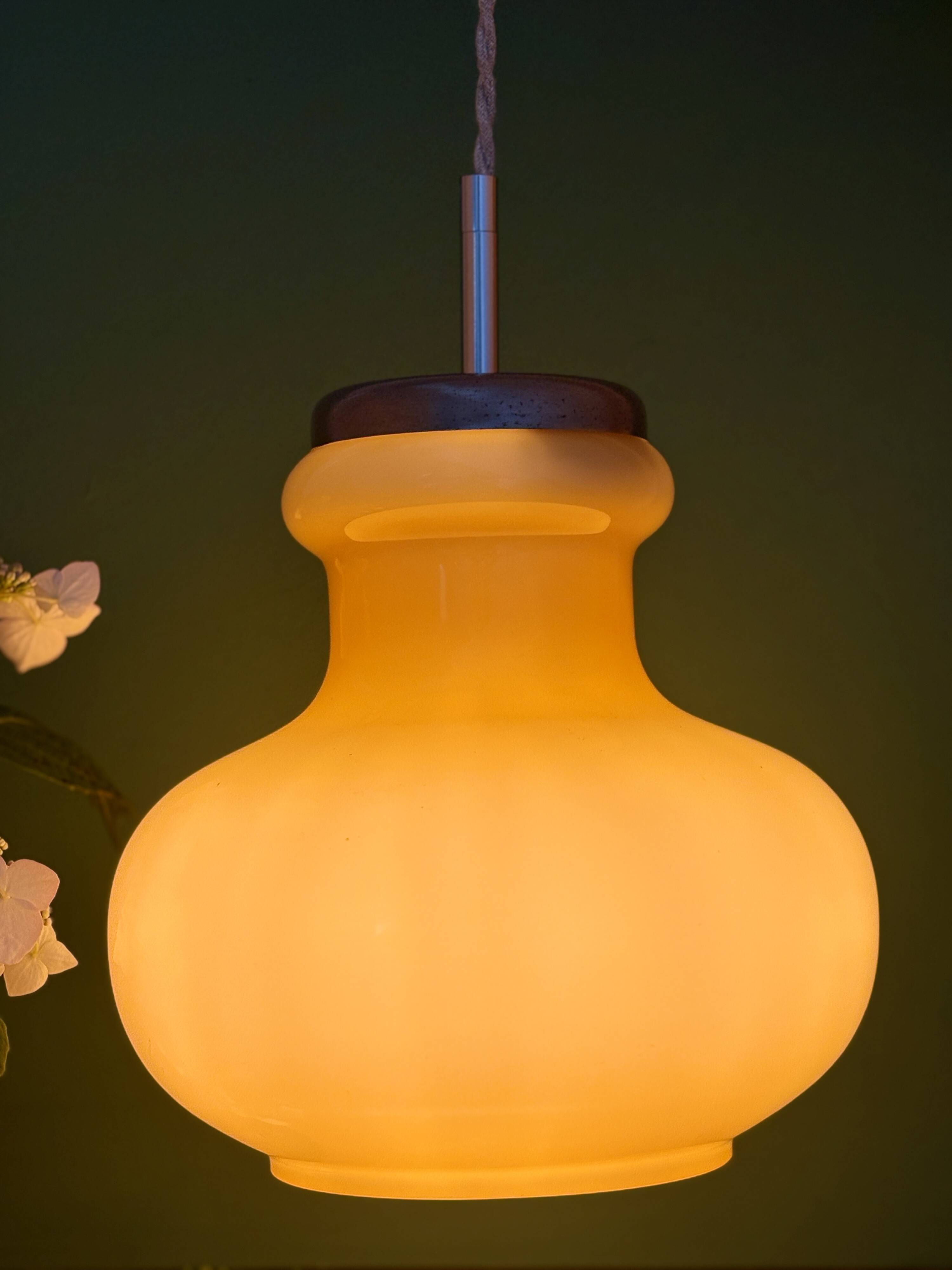 Suspension globe vintage en opaline orange