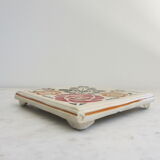 Faience underside