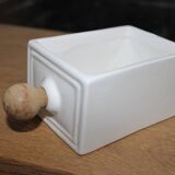 Etagère, distributeur à épices