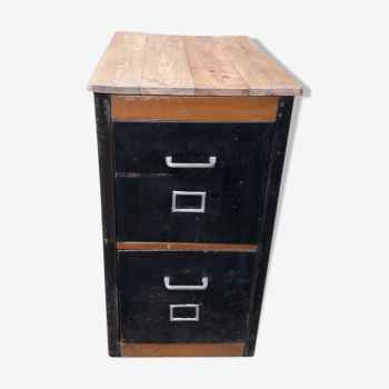 Cabinet with drawers