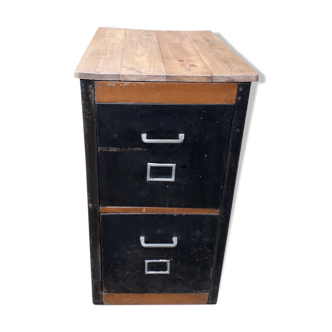 Cabinet with drawers