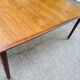 Table scandinave
