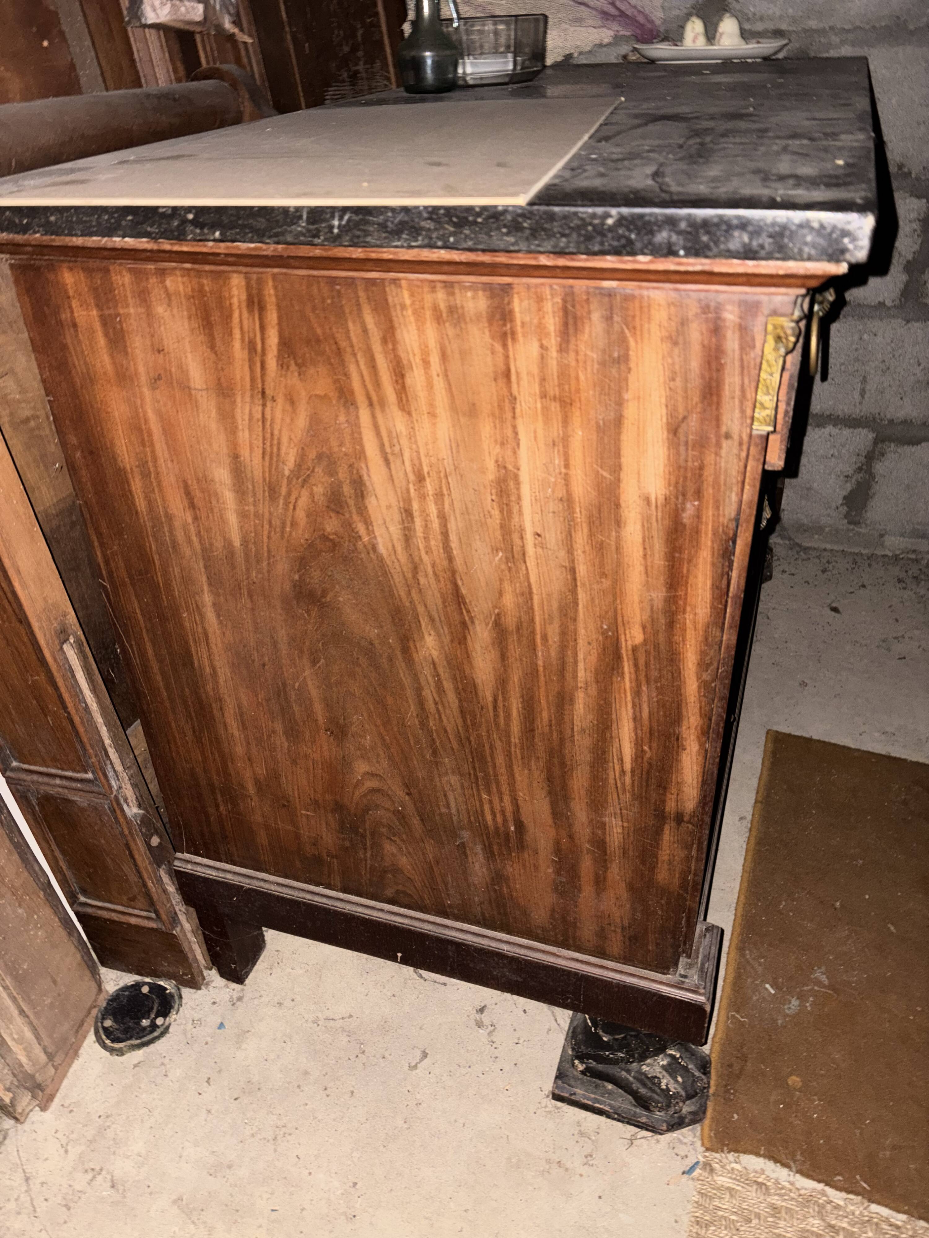 Chest of drawers