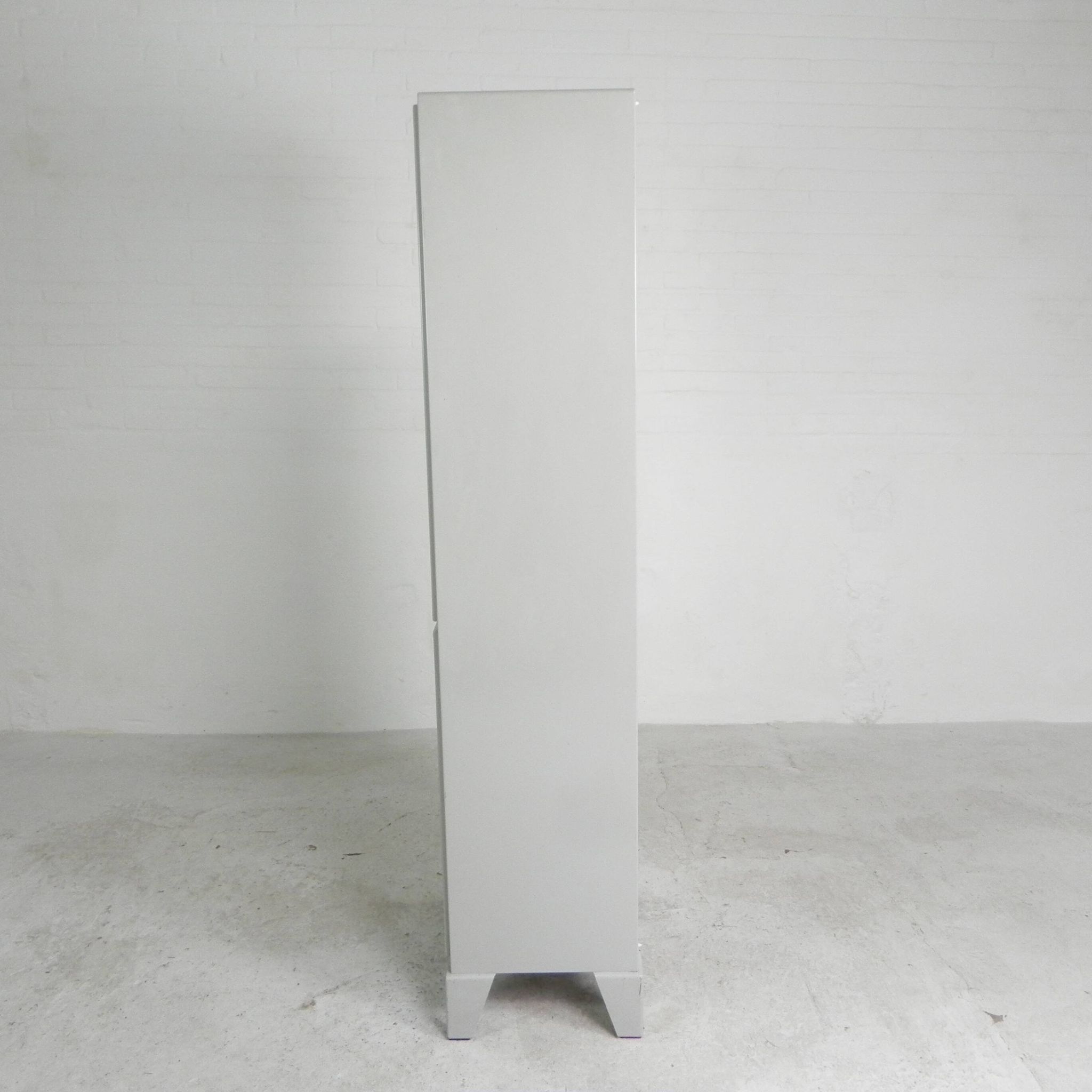 Steel doctor's cabinet, medicine cabinet, Oostwoud, 1960s