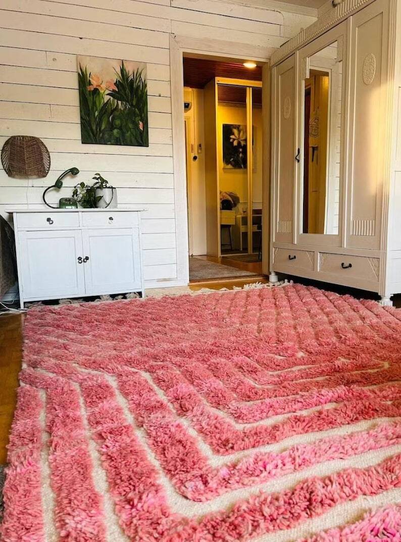 Beautiful handmade pink rug 200cm x 300cm