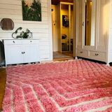 Beautiful handmade pink rug 200cm x 300cm