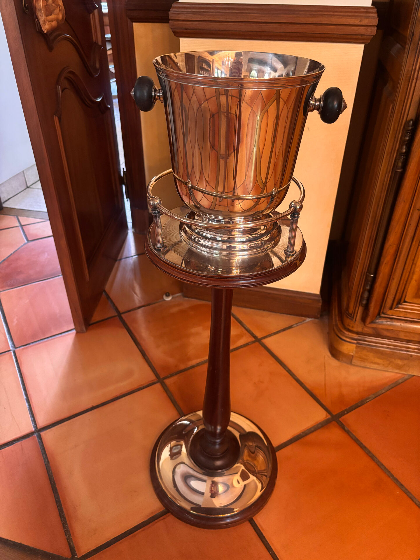 Seau à champagne sur pied