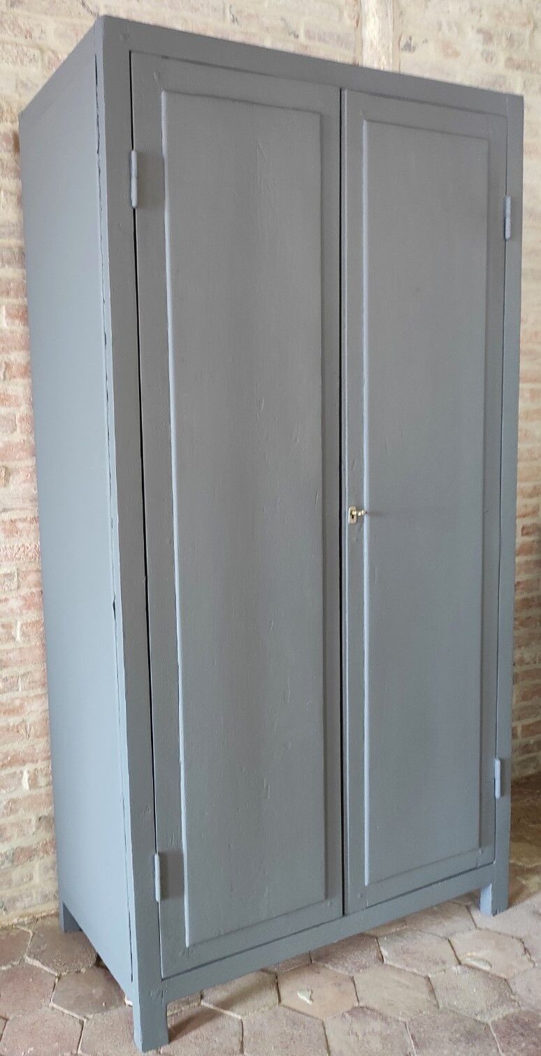 Armoire parisienne