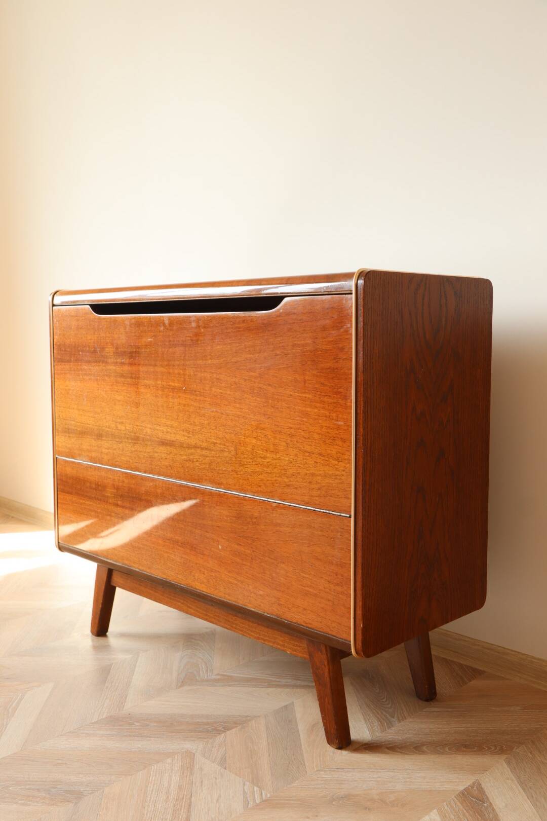 Meuble de bar vintage par Bohumil Landsman pour Jitona, Tchécoslovaquie, modèle U391 des années 1960