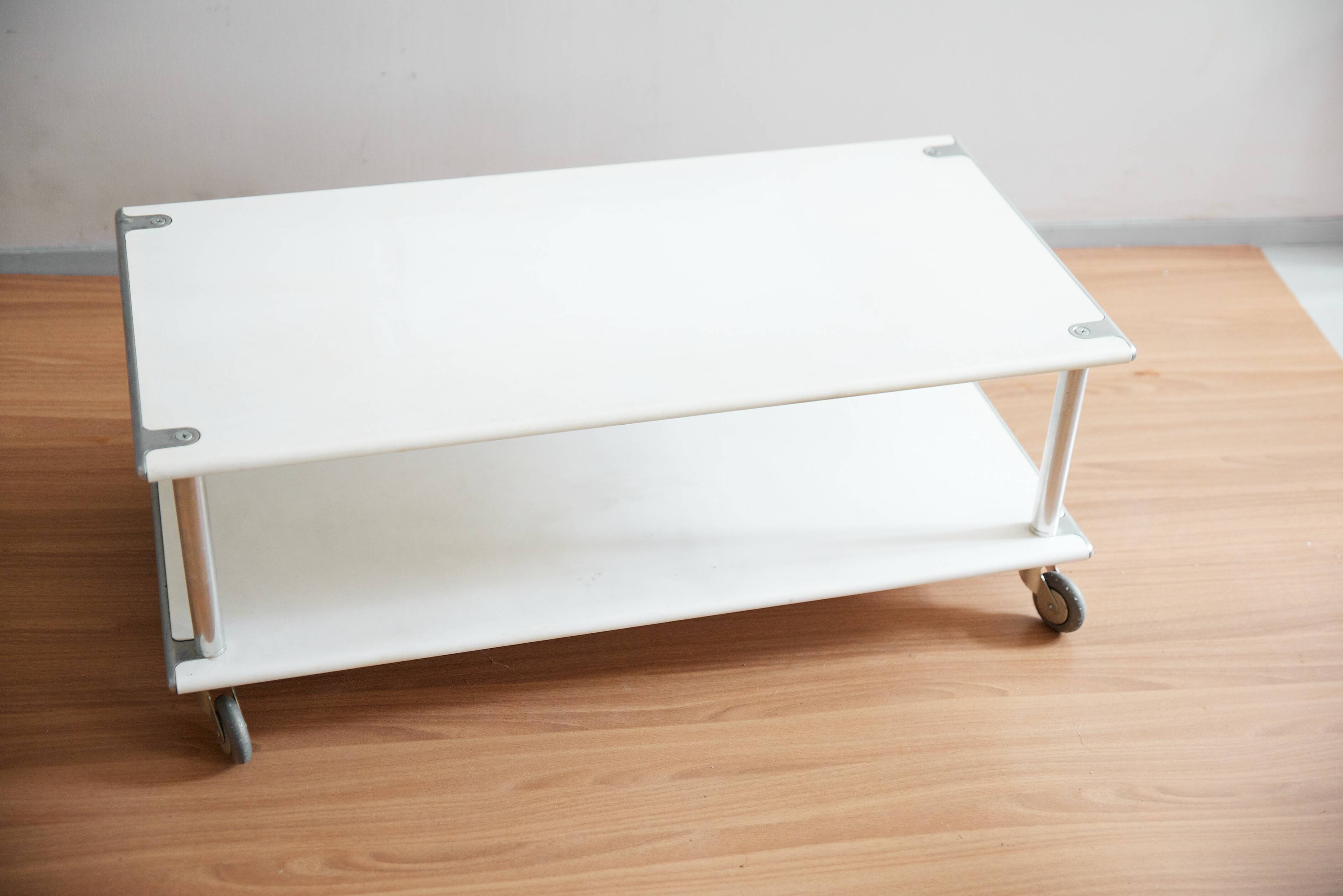 Vintage industrial coffee table on wheels – 70s workshop style
