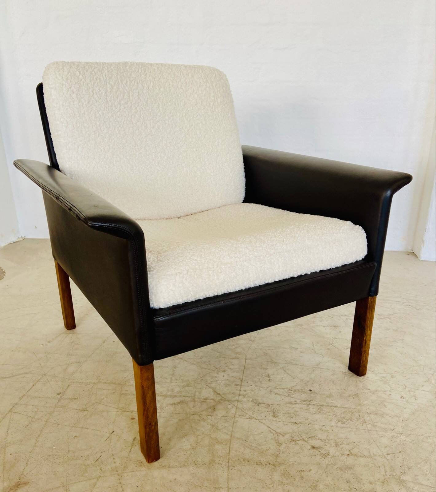 1960s retro Hans Olsen rosewood and leather lounge chair