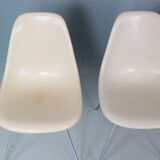 Charles & Ray Eames Set of 4 Off white "H-Base" Chairs for Herman Miller, 1960