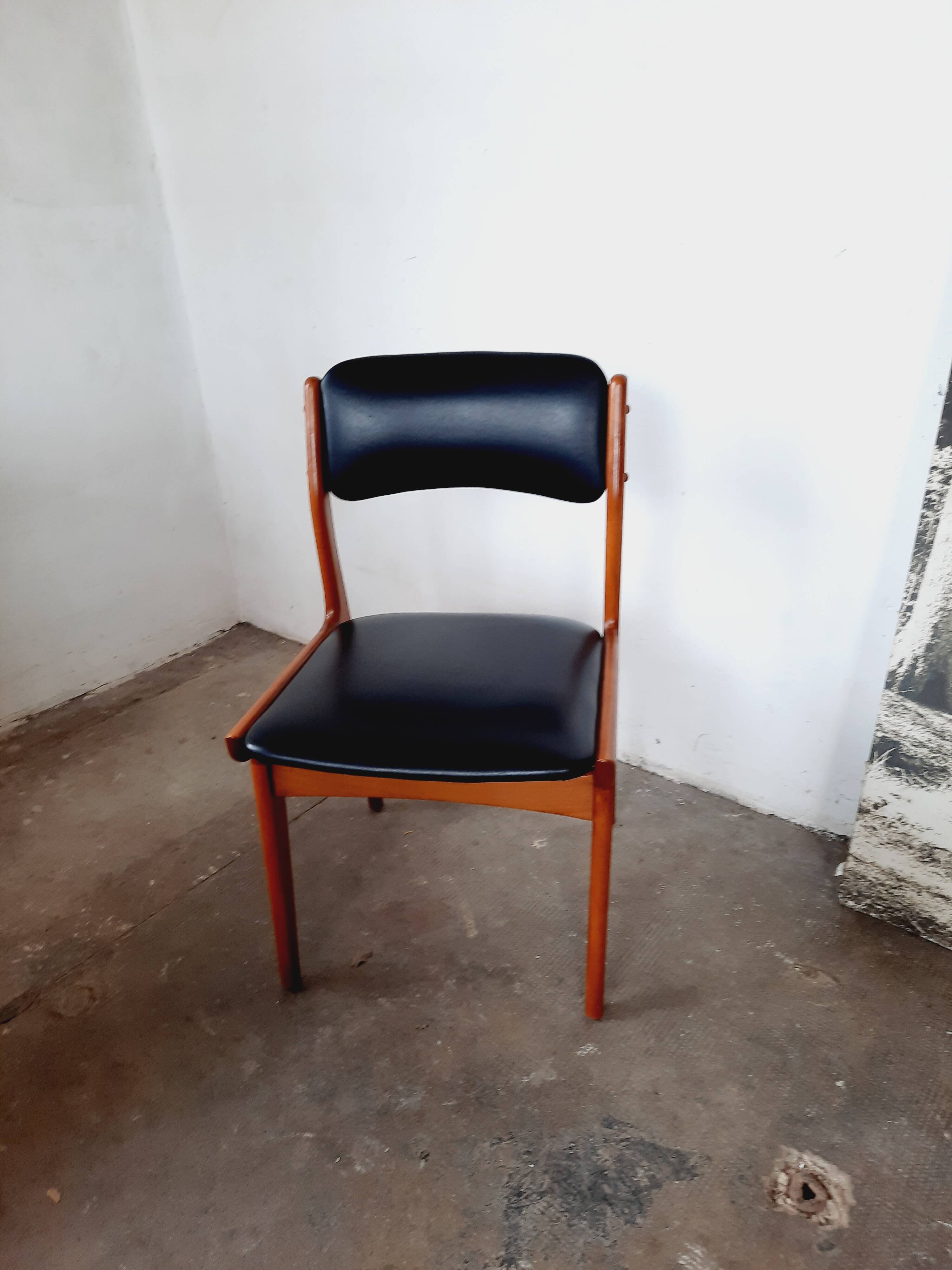 Set de 4 chaises scandinave,  Skaï  année  70