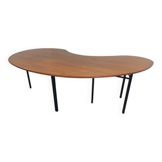 Scandinavian table