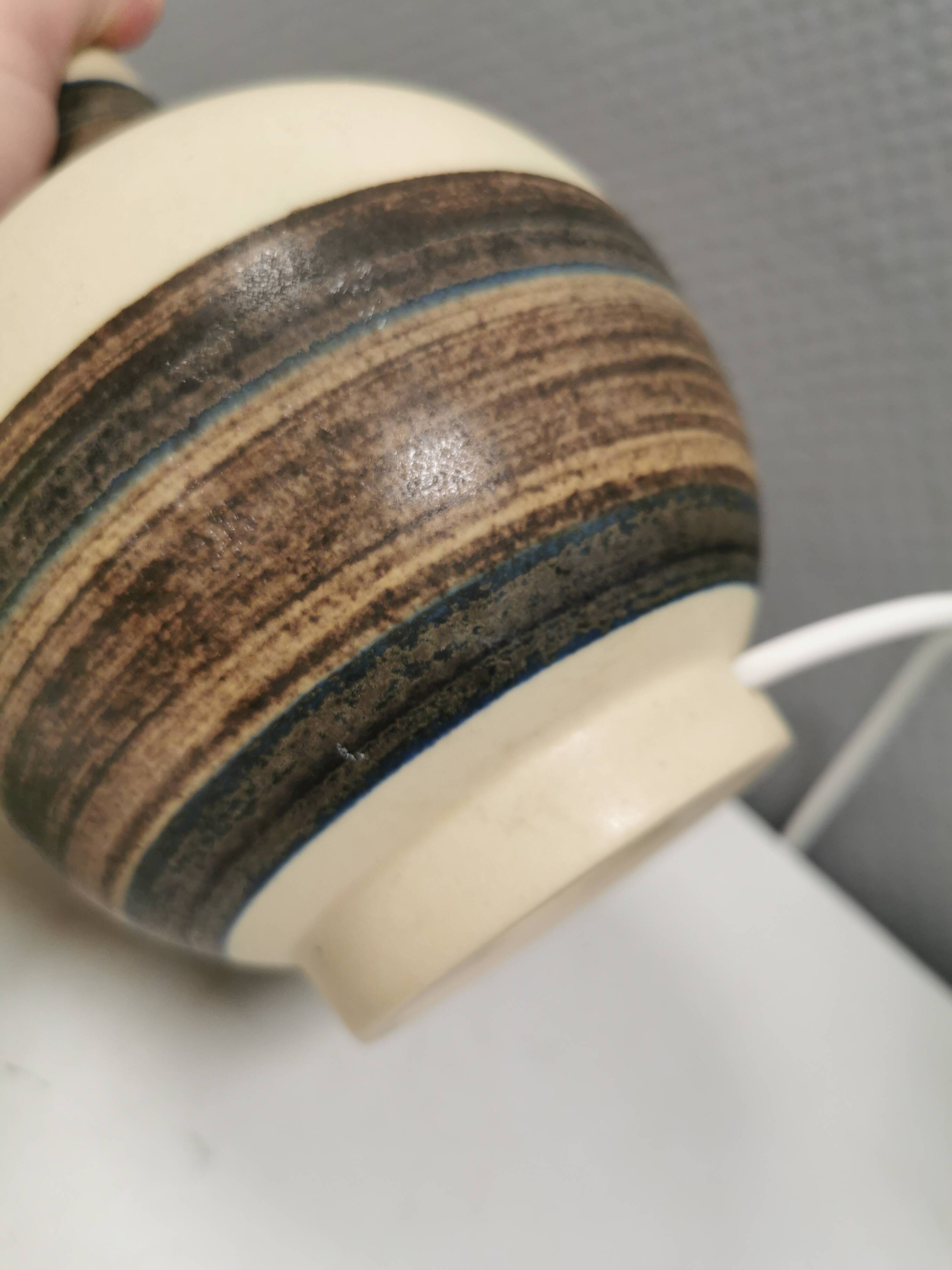 Beautiful table lamp in Ceramic, Danish and from the 1970-80s.