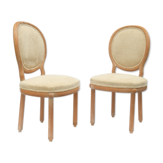 Pair of cerusé wooden chairs with medallion backrest