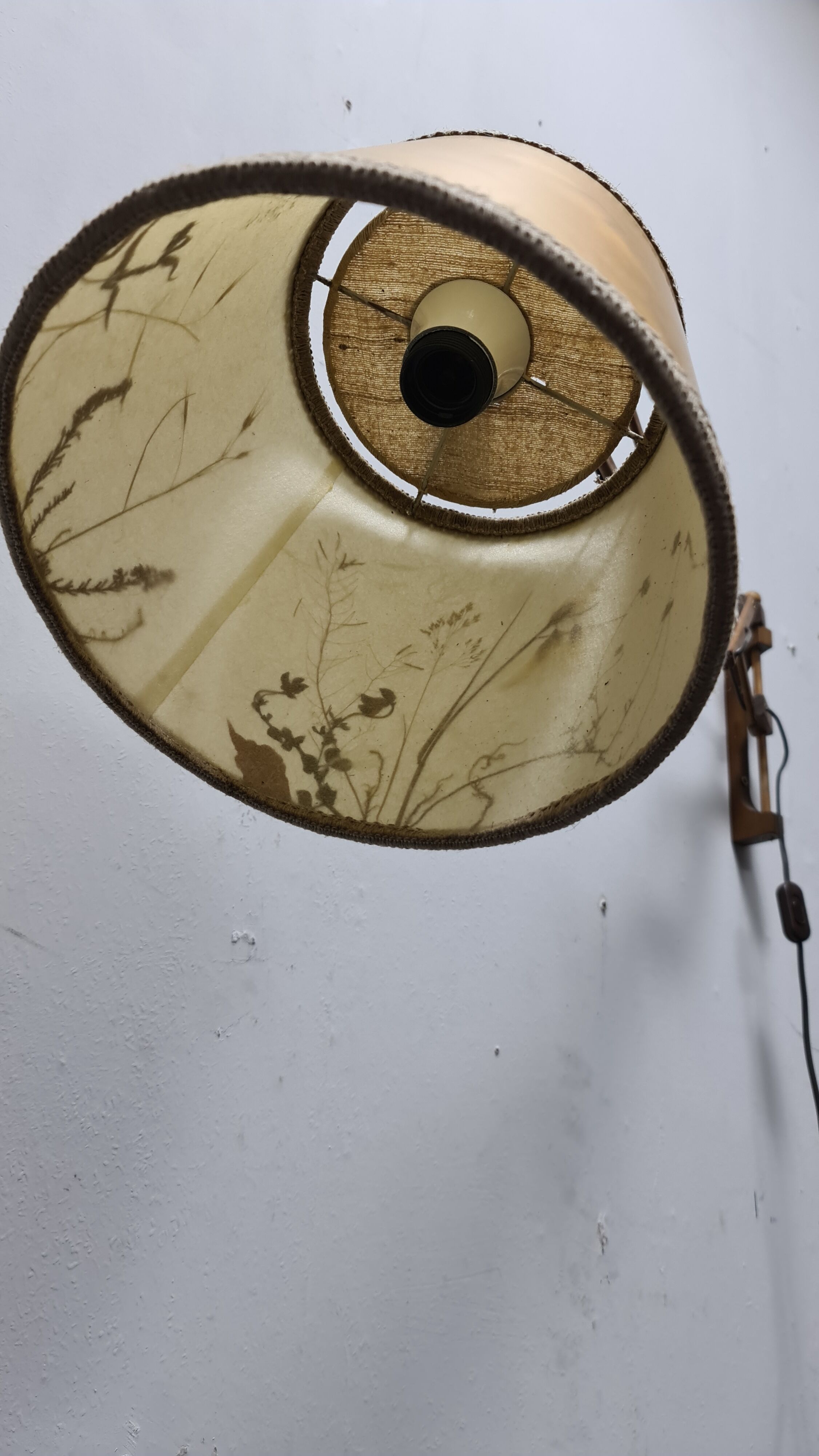 Vintage scissor lamp