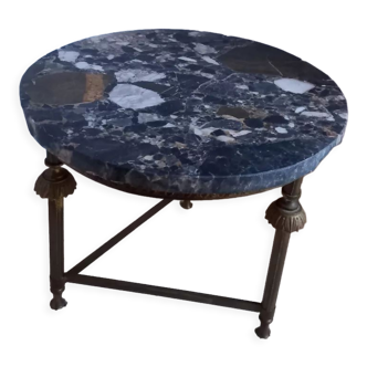Small coffee table in marble and brass
