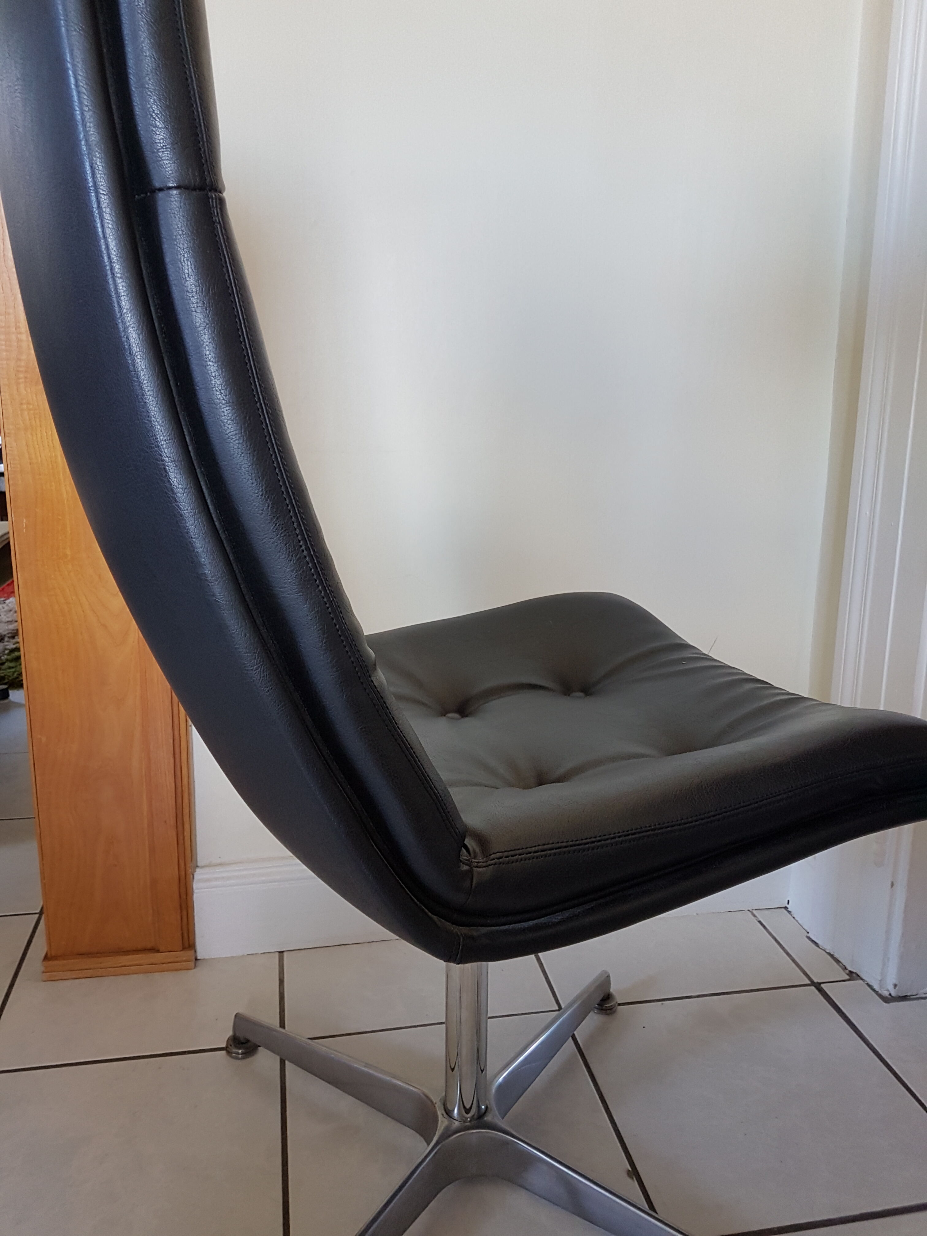 Fauteuil de bureau pivotant Artifort design Geoffroy Harcourt