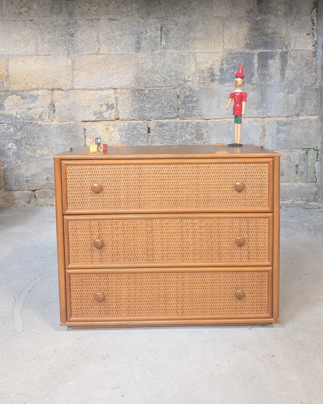 Vintage chest of drawers