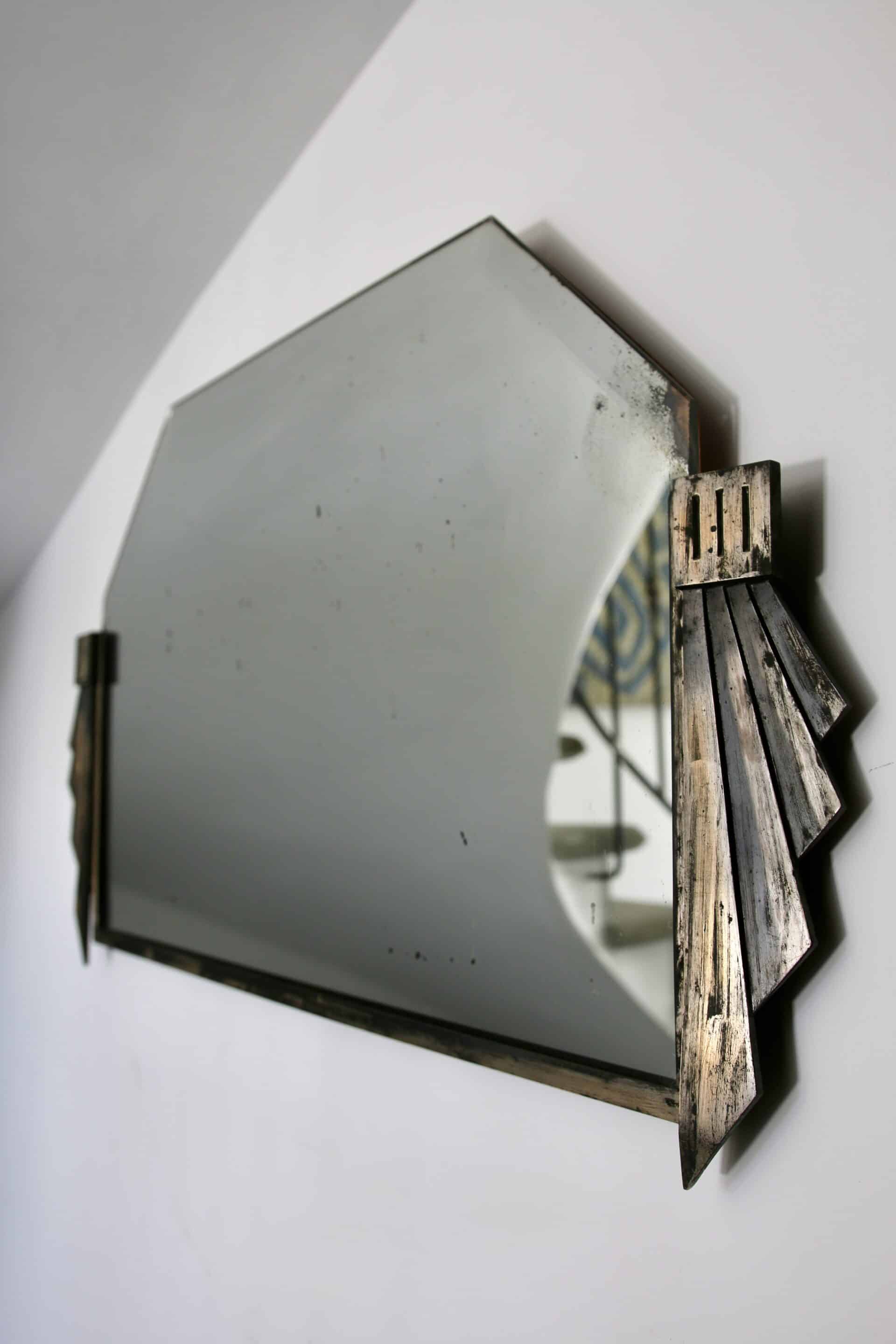 Bevelled mirror from the Art Deco period and style, 1930-40.
