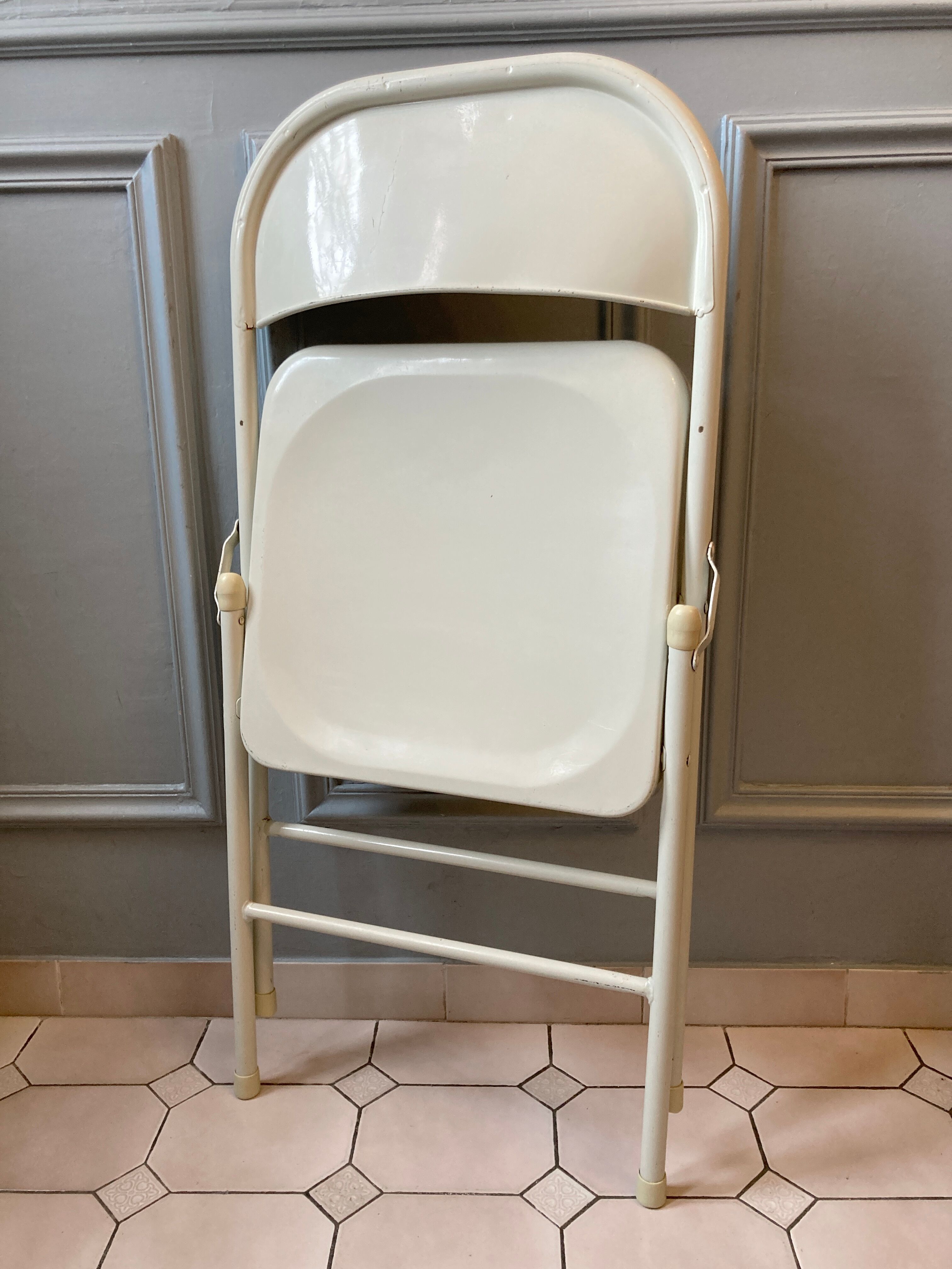 Duo of folding chairs in steel 1980s