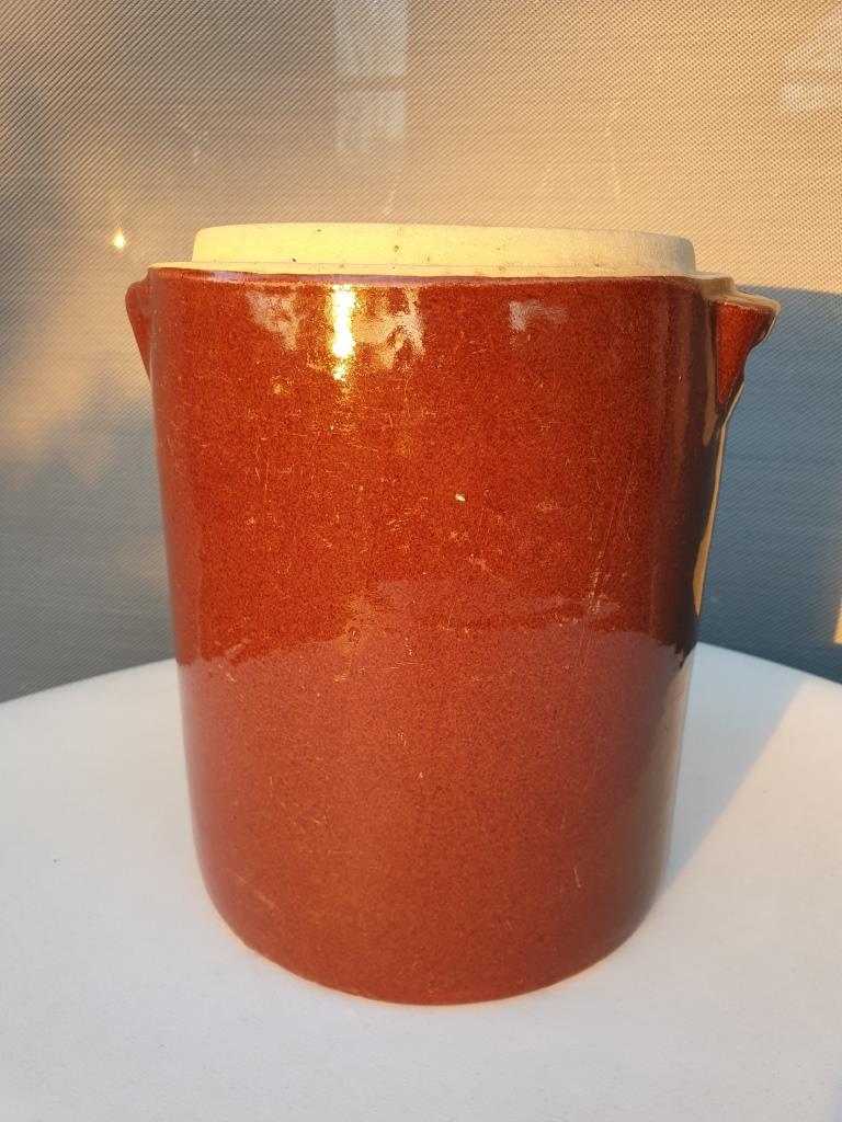 Vintage enamelled stoneware pot