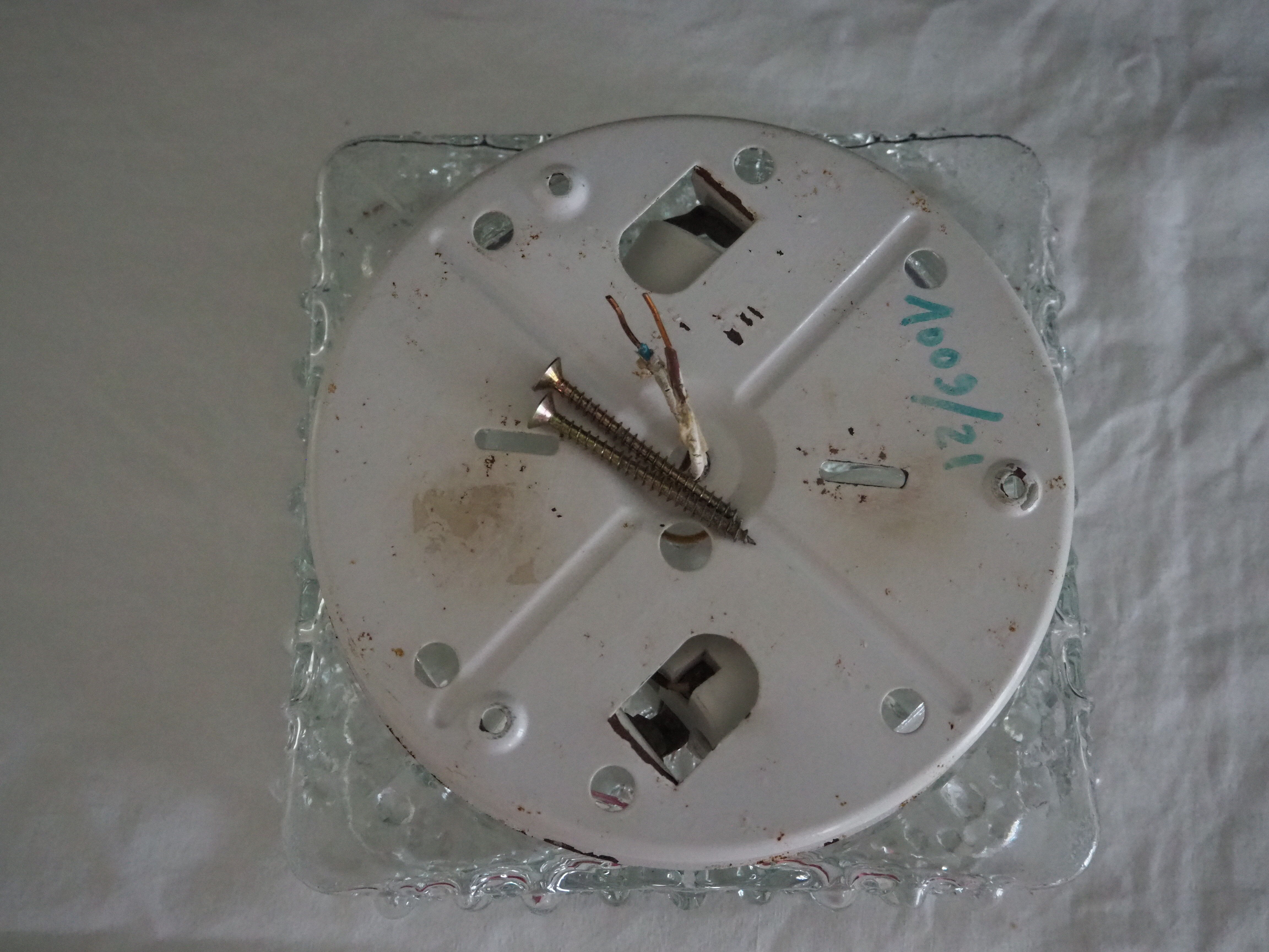 Transparent molded glass ceiling lamp – square shape – floral print.