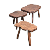 Table basse et deux tabourets brutalistes en loupe d'orme massif