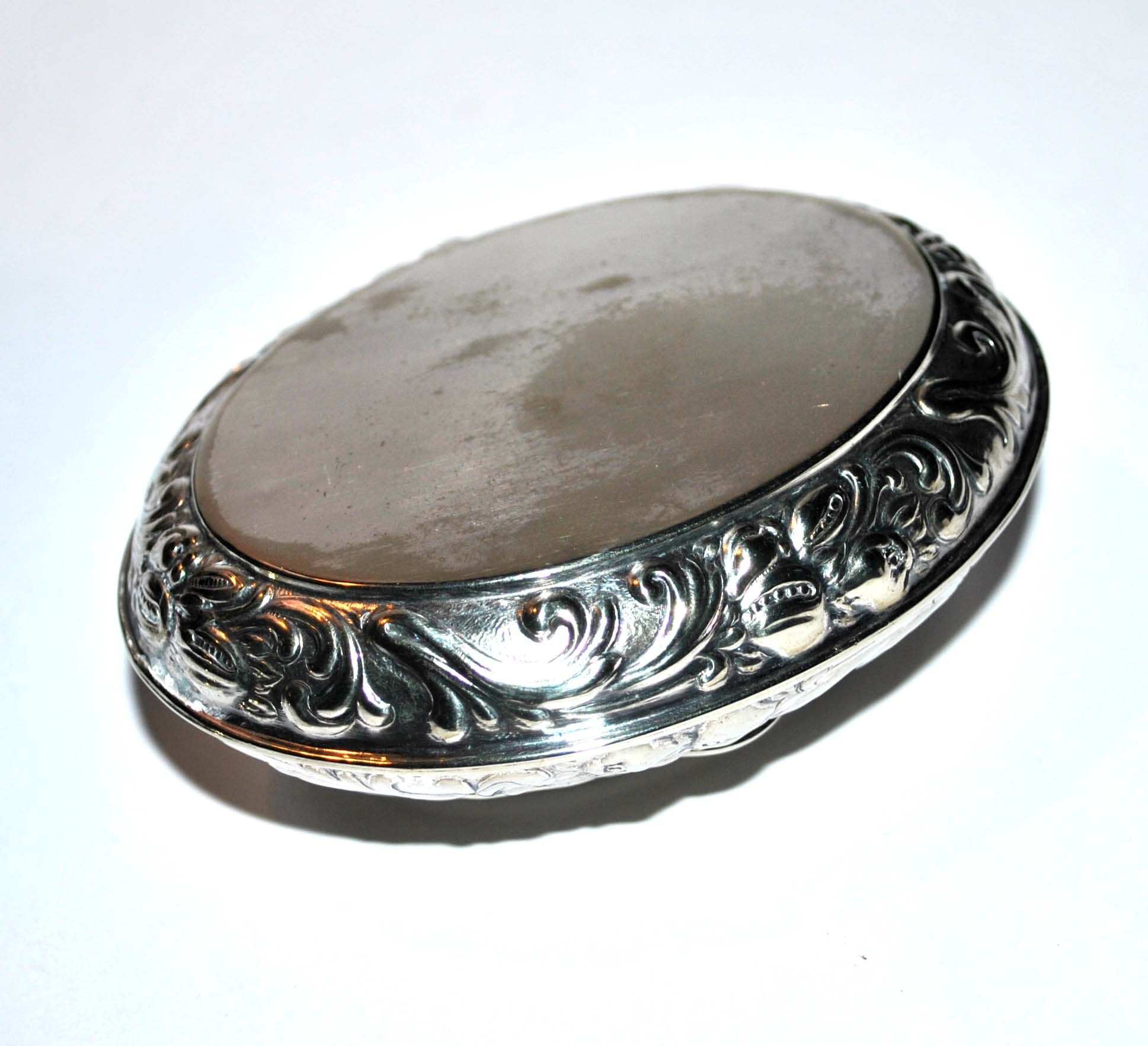 Art deco pillbox box in silver metal - antique snuffbox pillbox