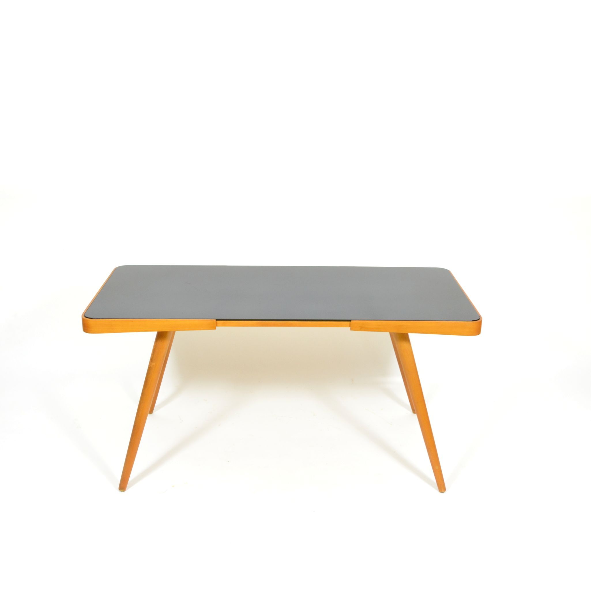 Table basse Interiér Praha tchécoslovaque des années 1960