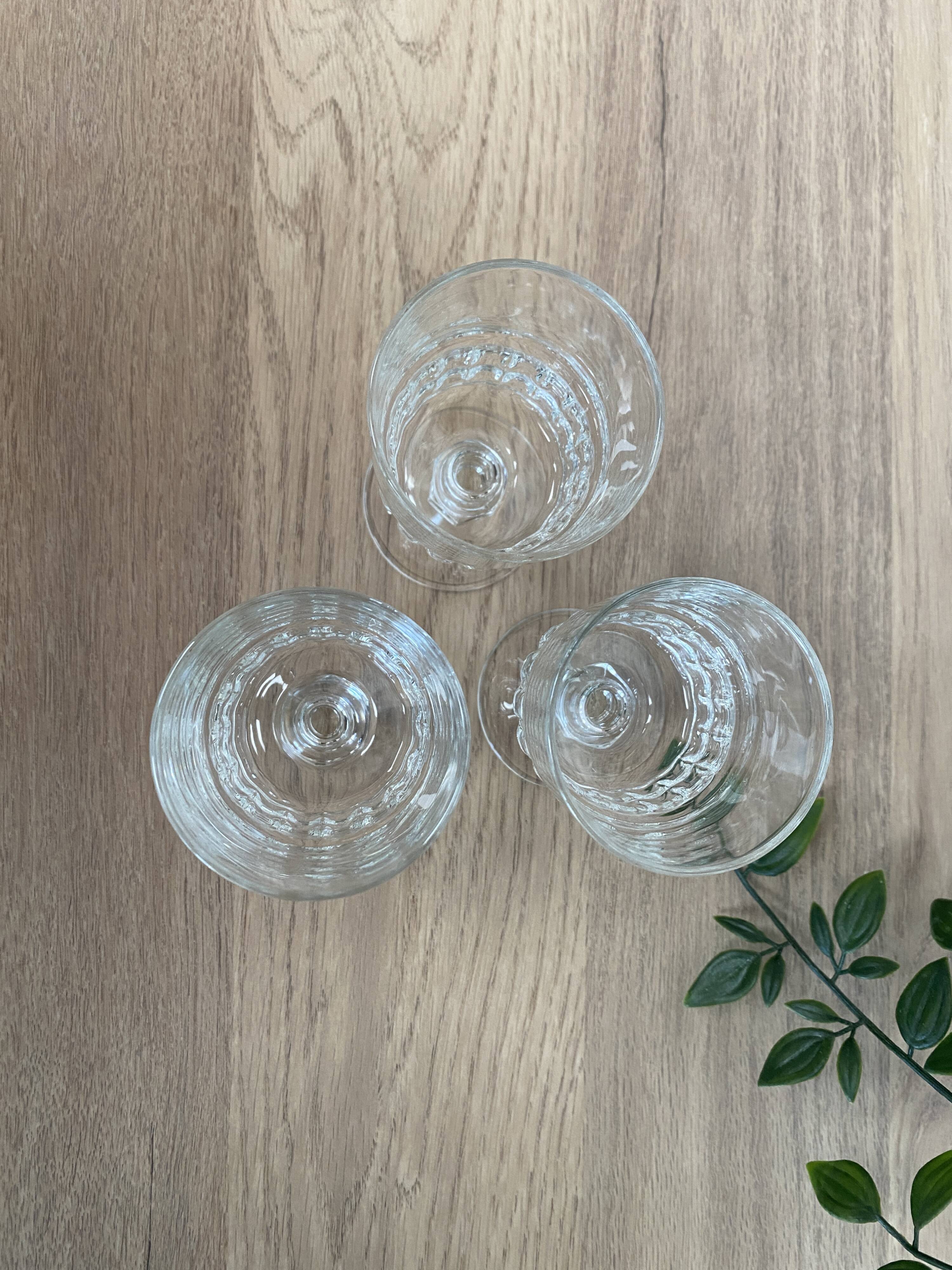 Set of 3 Luminarc Quadrille wine glasses