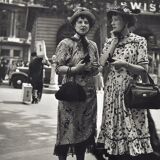 Dirk de Herder (1914-2003) gelatin silver print - "de midinetjes" paris 1946 - singed and stamped