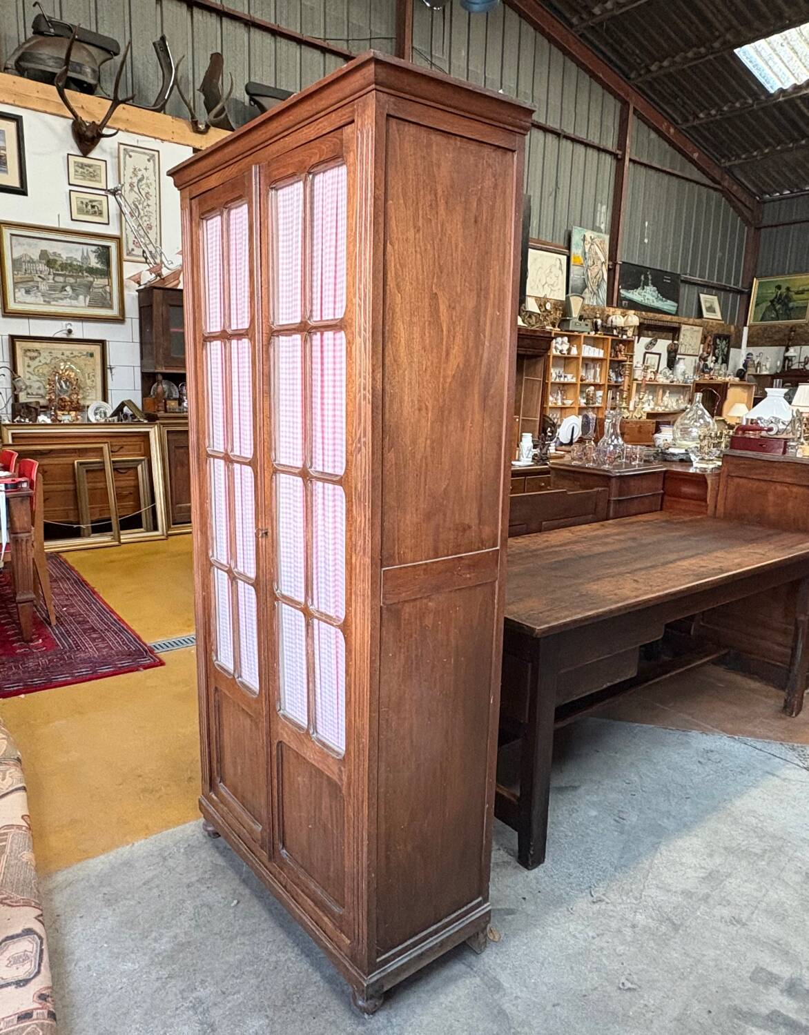 Ancienne Armoire parisienne vitrée en bois