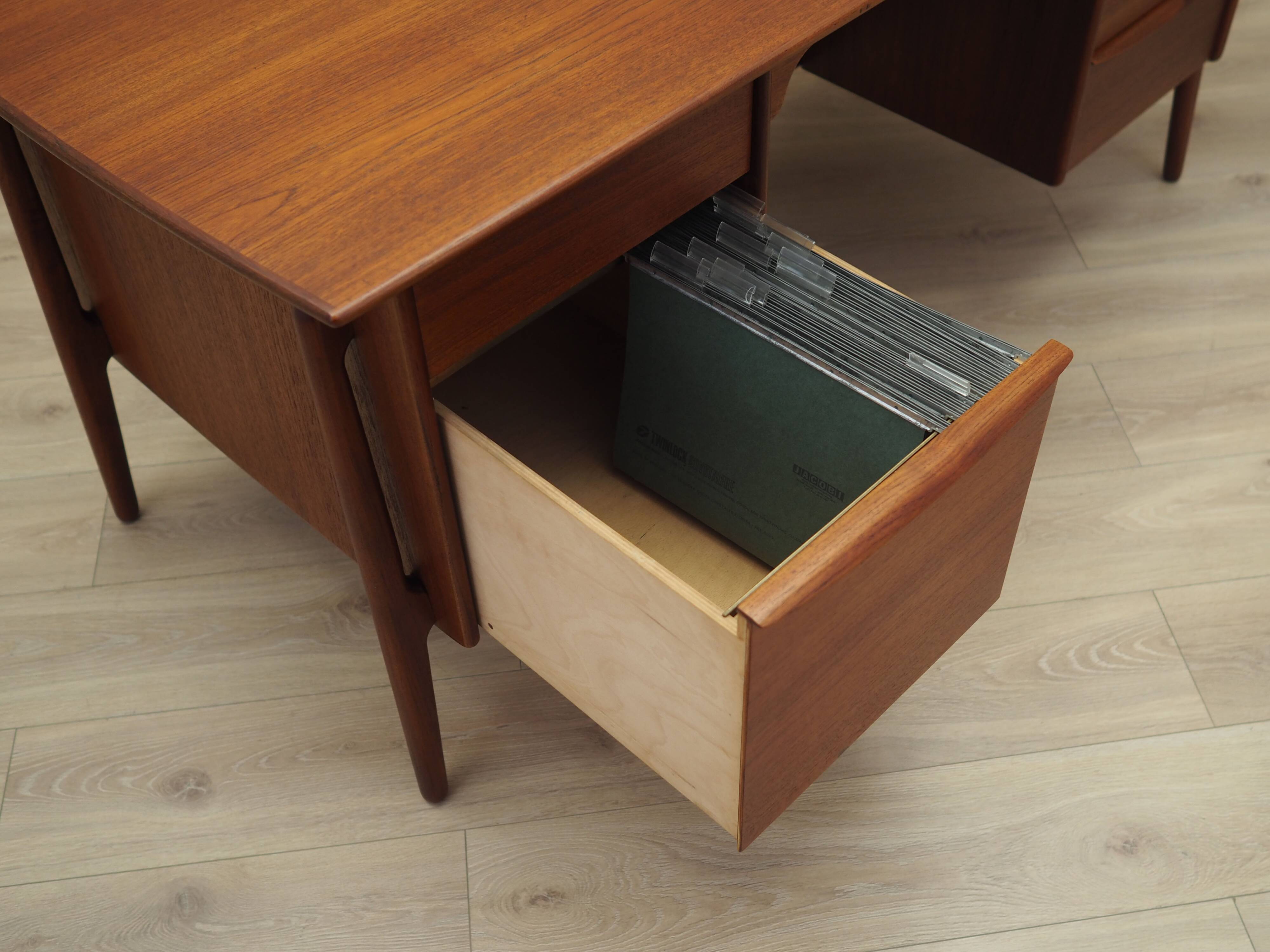 Teak desk, Danish design, 1960s, designer: Svend Age Madsen