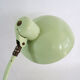Lampe de bureau soucoupe en métal vert orientable. année 50