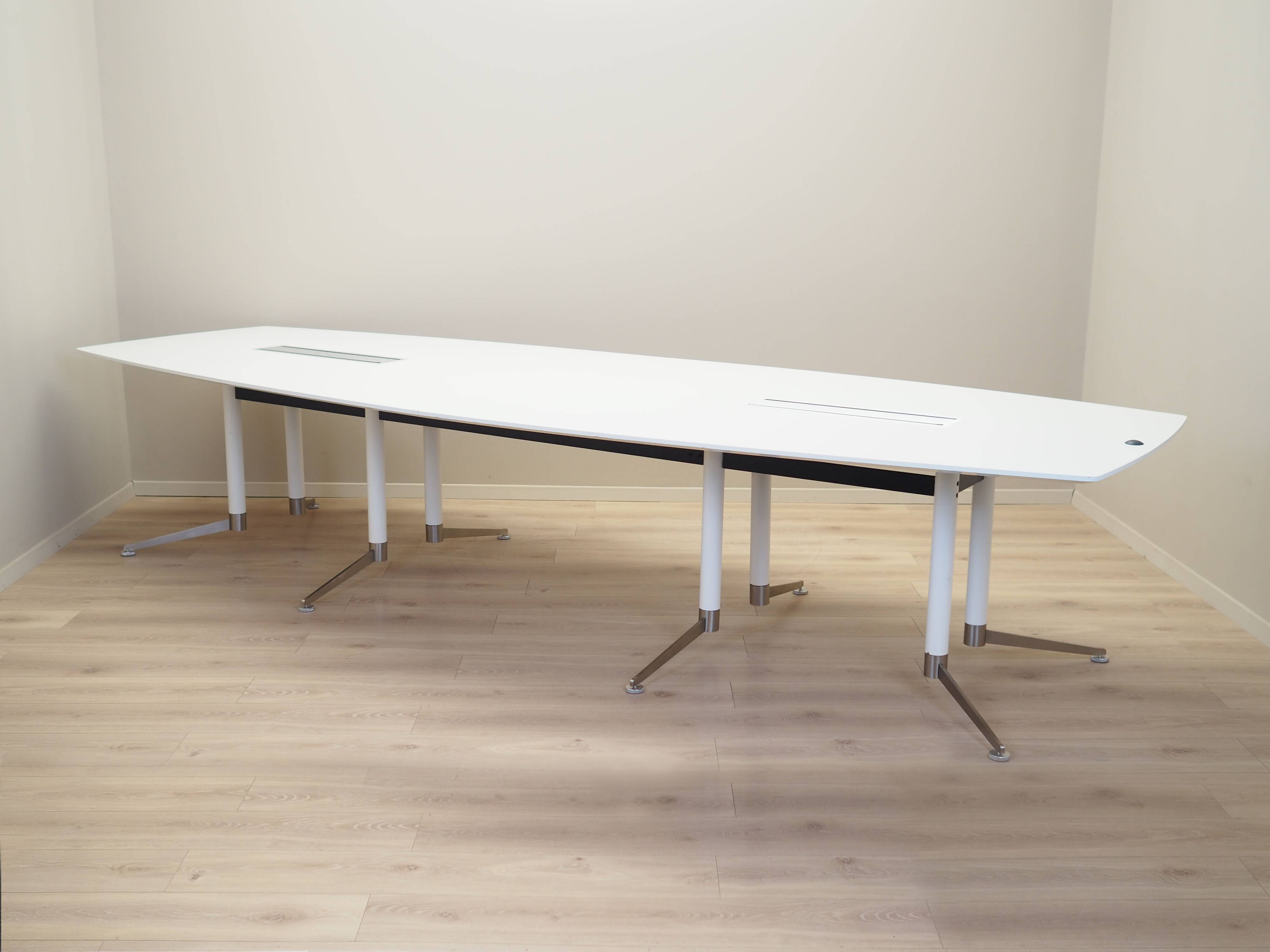 Conference table, Danish design, 2016, designer: Paul Leroy, manufacturer: Paustian