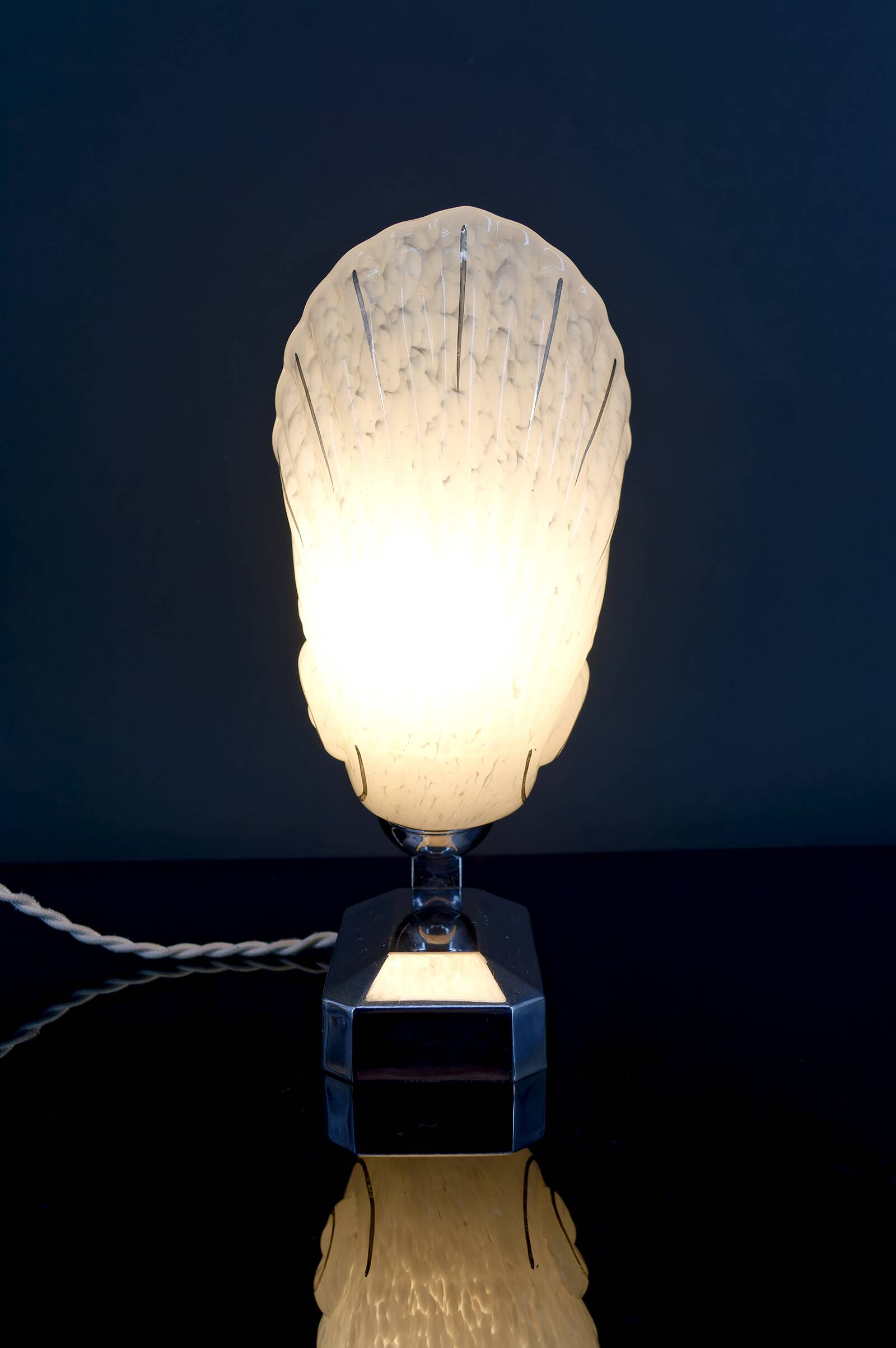 Modernist Art Deco "Coquillage" lamp, France, circa 1930