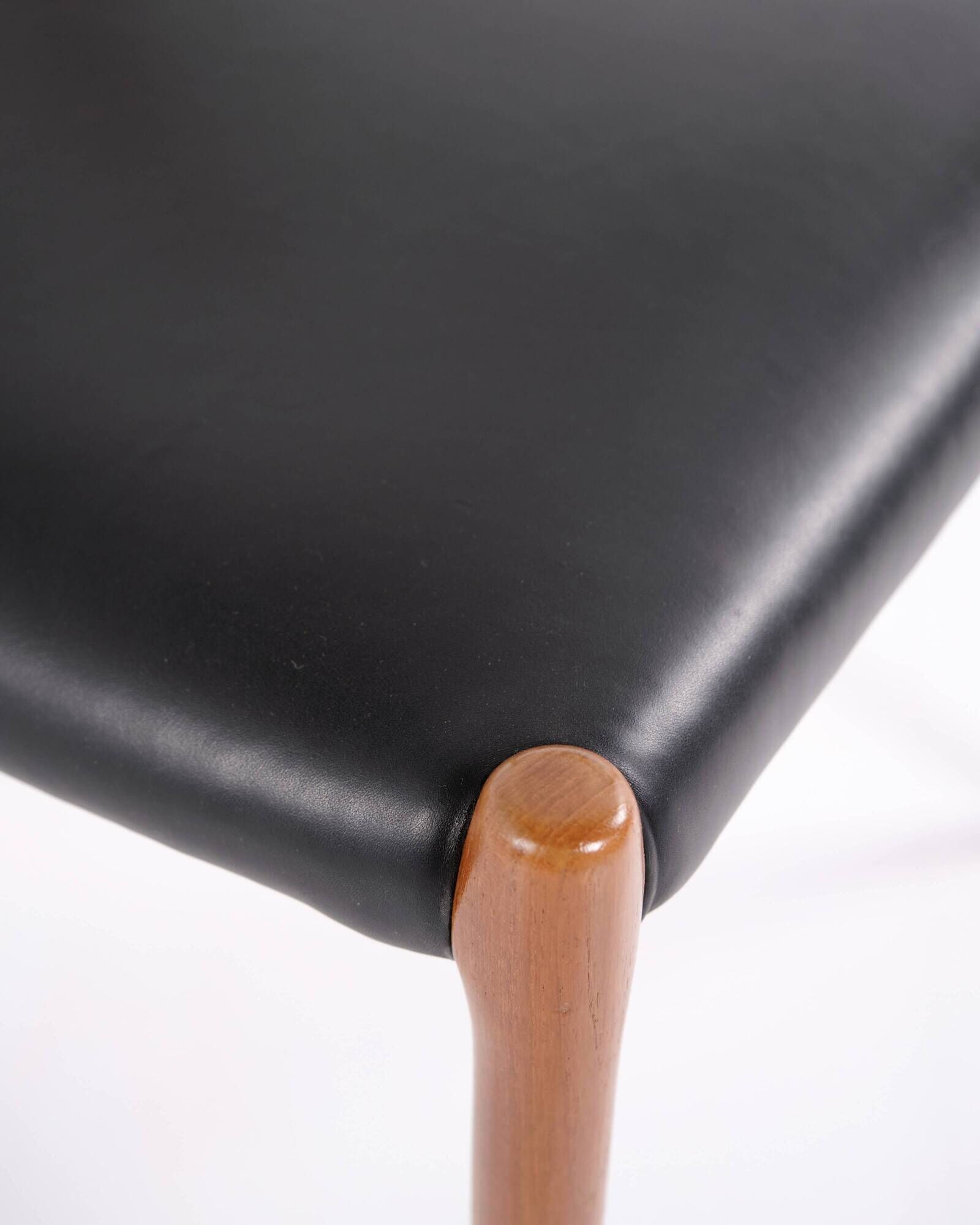 Dining chair – Niels Otto Møller – Model 79 – Teak & black leather – JL Møllers Møbelfabrik – 1960s
