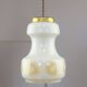 Lampe à suspension italienne en opaline et laiton du milieu du siècle