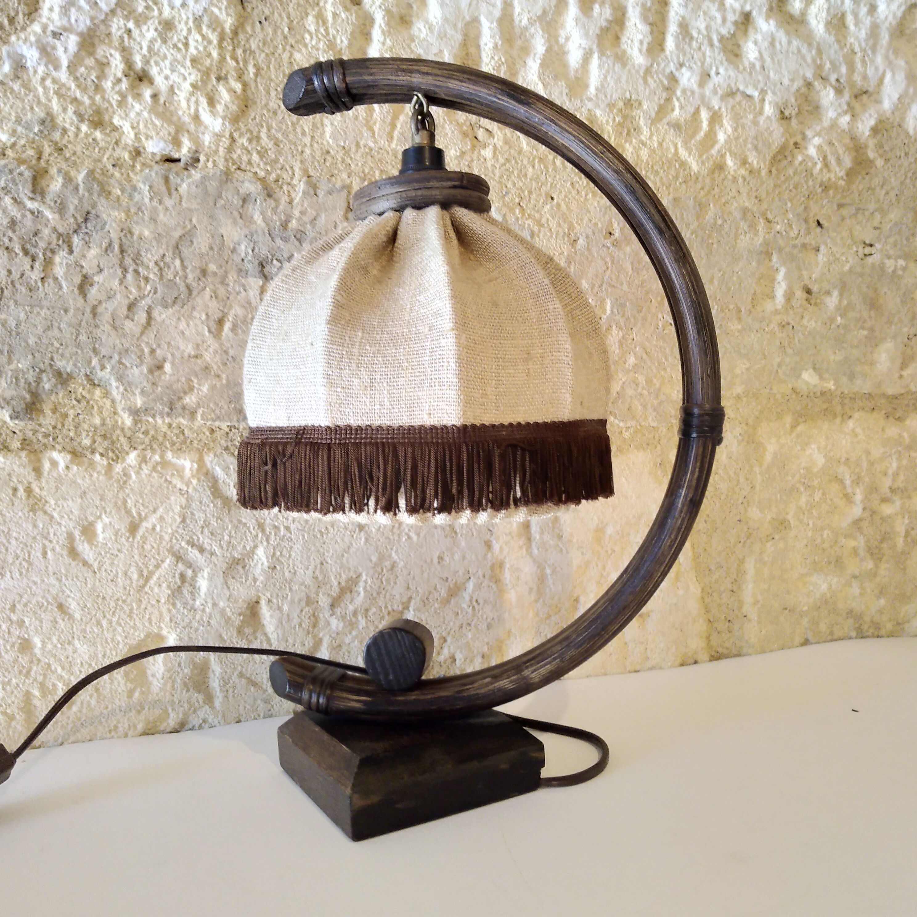 Vintage rattan bow lamp