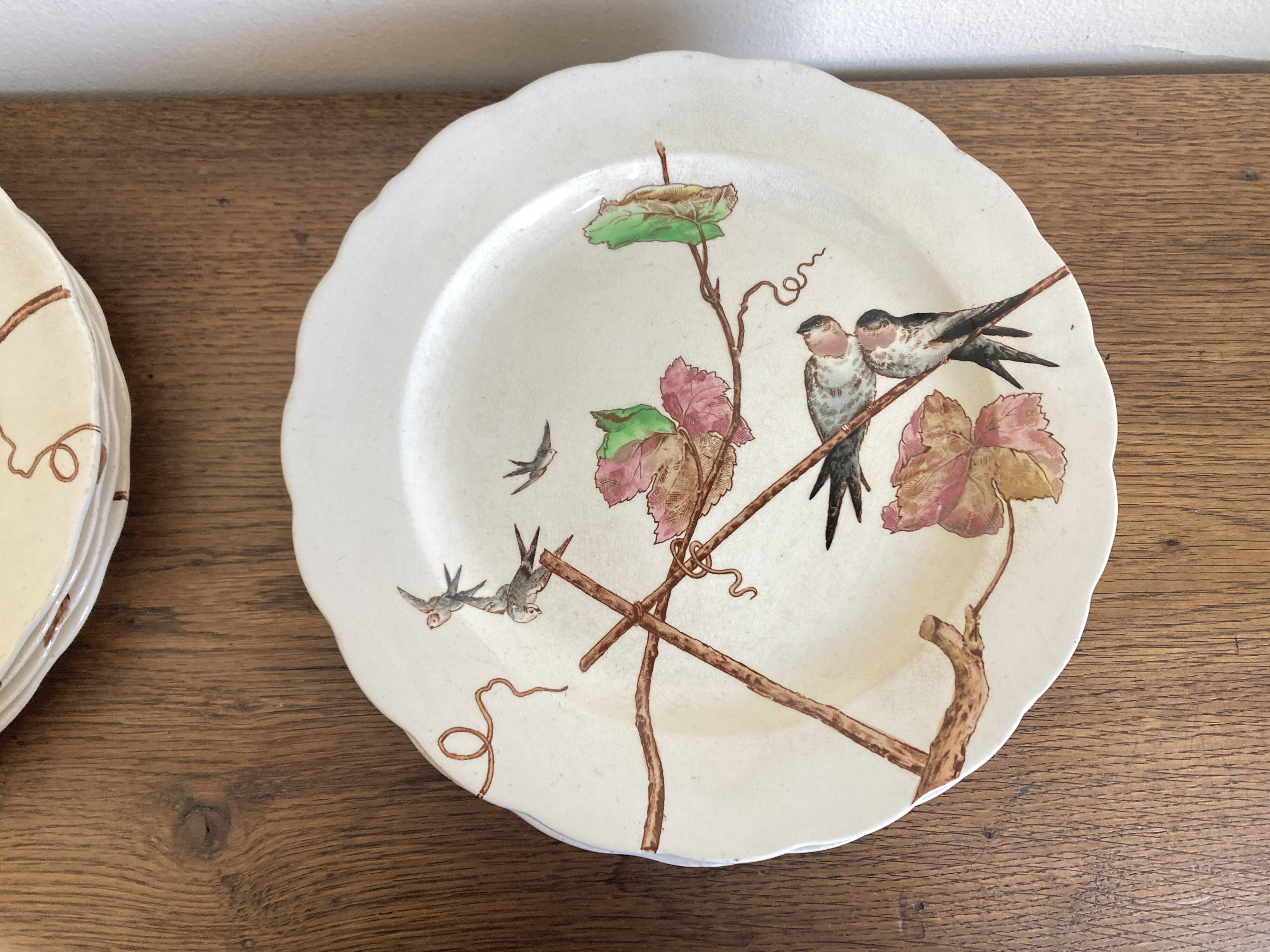 set de 12 assiettes polychrome 1850 ondulées Brownfield England oiseaux