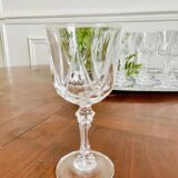 Service de 10 verres à pied en cristal ciselé