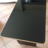 Table basse avec plateau en verre noir relevable et rallonges années 40-50