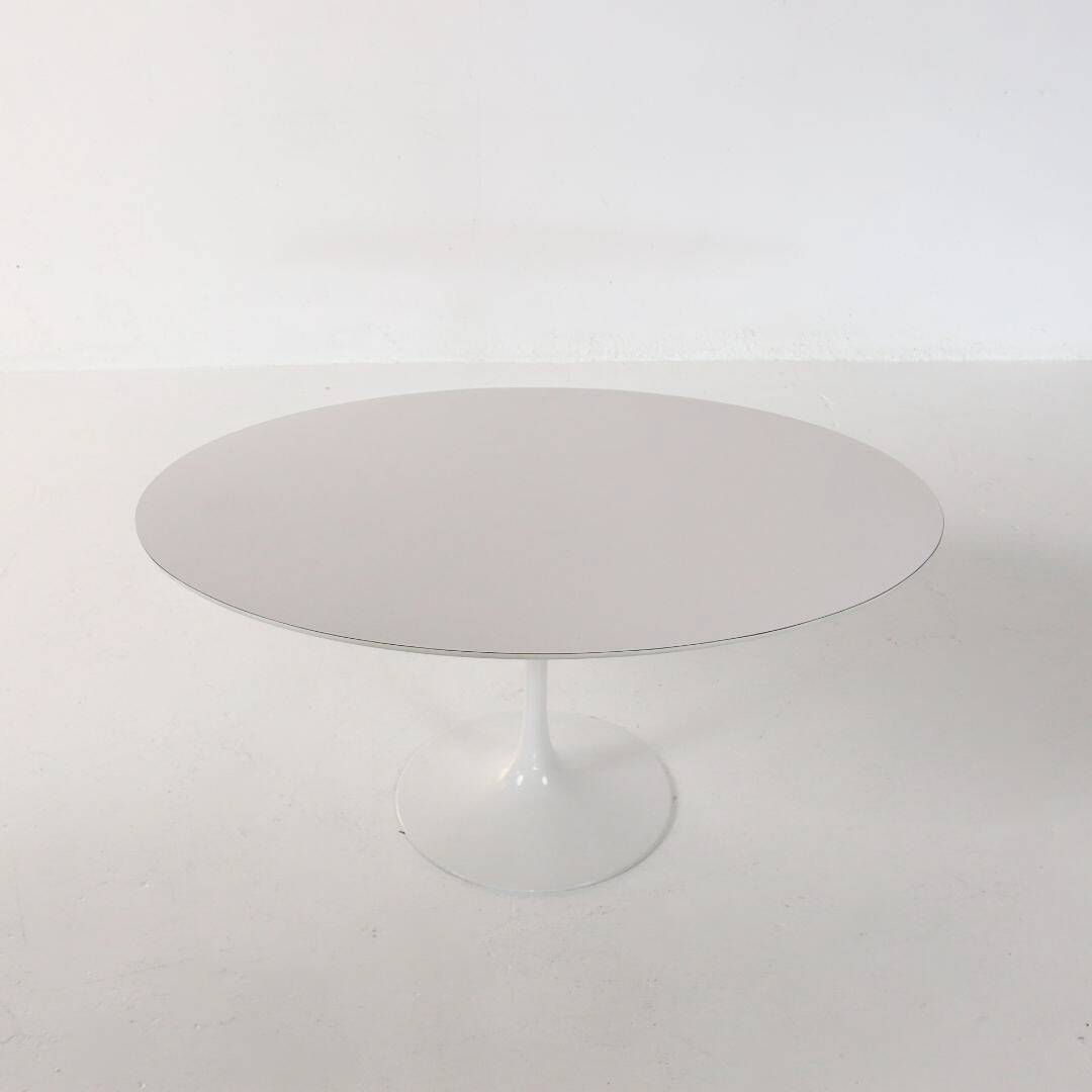 Tulip Coffee Table by Eero Saarinen for Knoll International 1970s