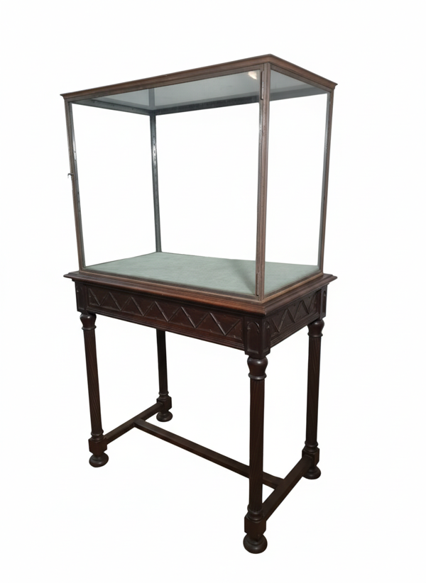 Ancienne vitrine d'exposition Style Néogothique 19 eme