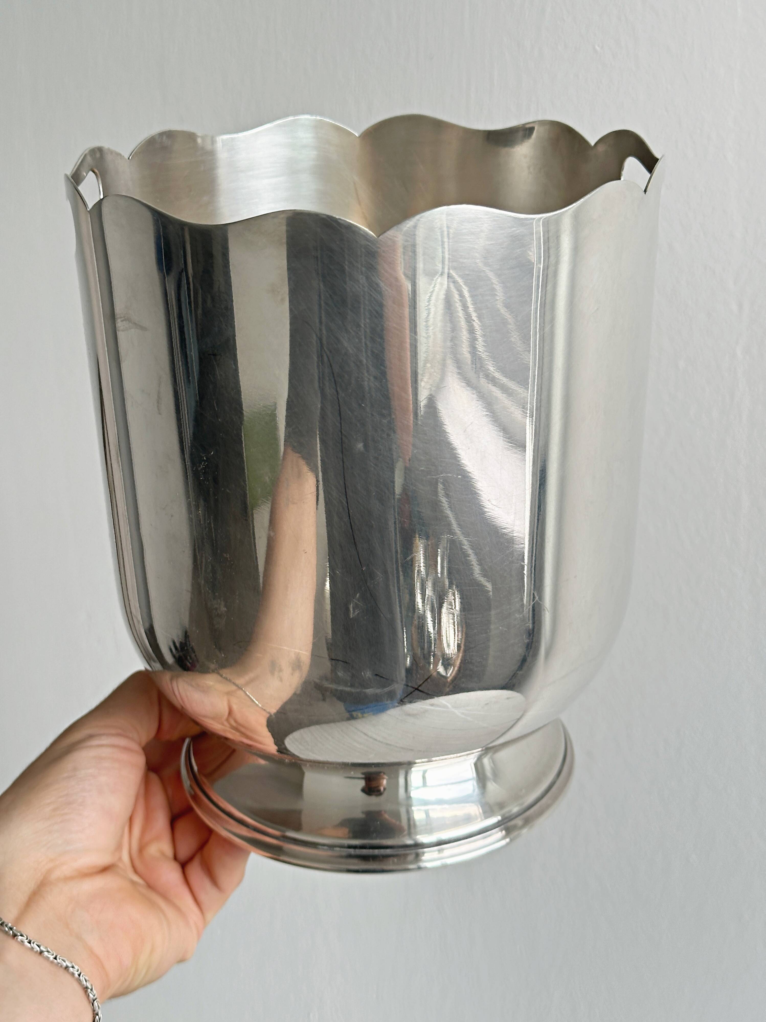 Silver-plated metal bucket, scalloped edge