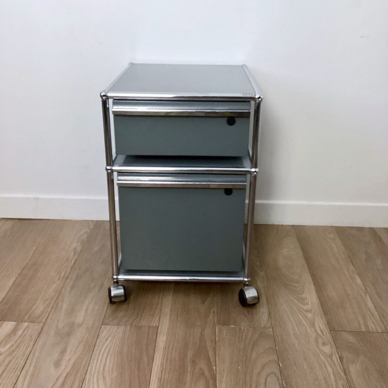 Caisson de bureau USM Haller gris