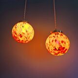 Duo de suspensions Art Déco en verre moucheté multicolore, 1930