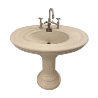 Iconic alaska washbasin by Jacob Delafon
